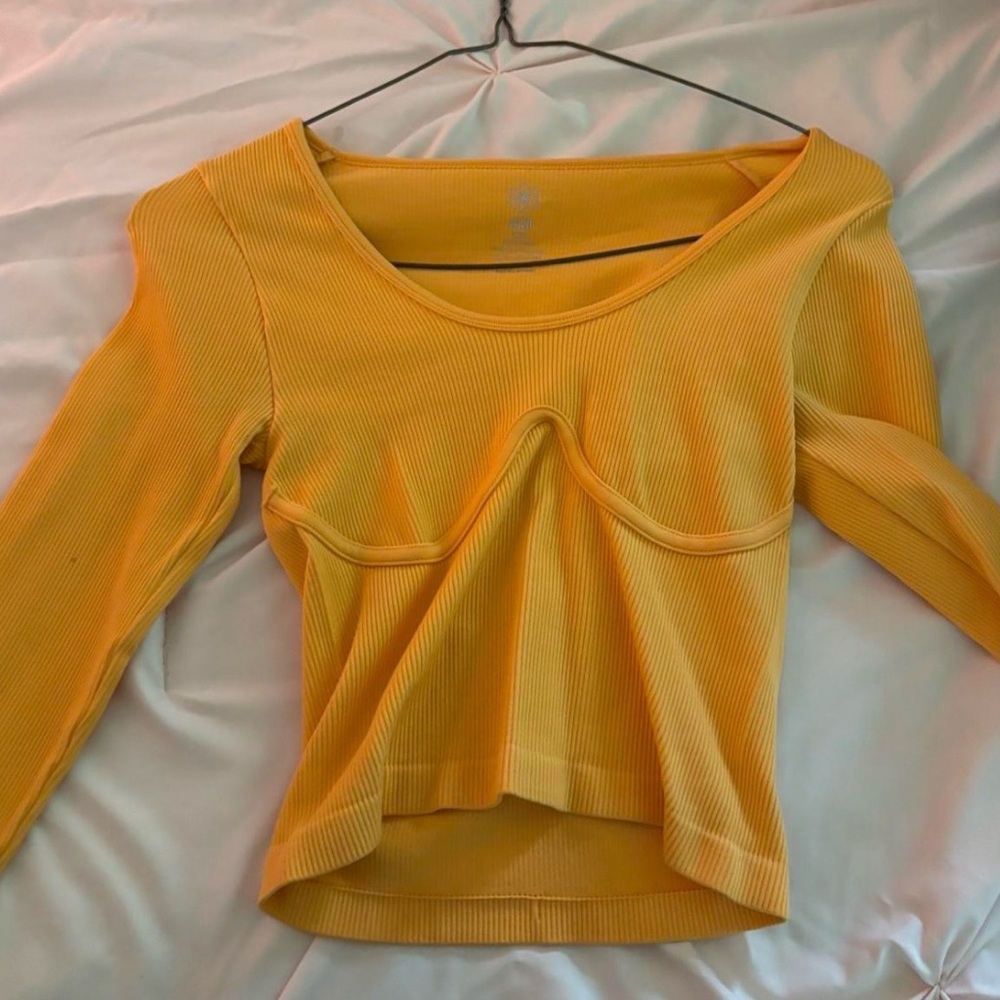 Kohl's Mustard Ribbed Long Sleeve Top